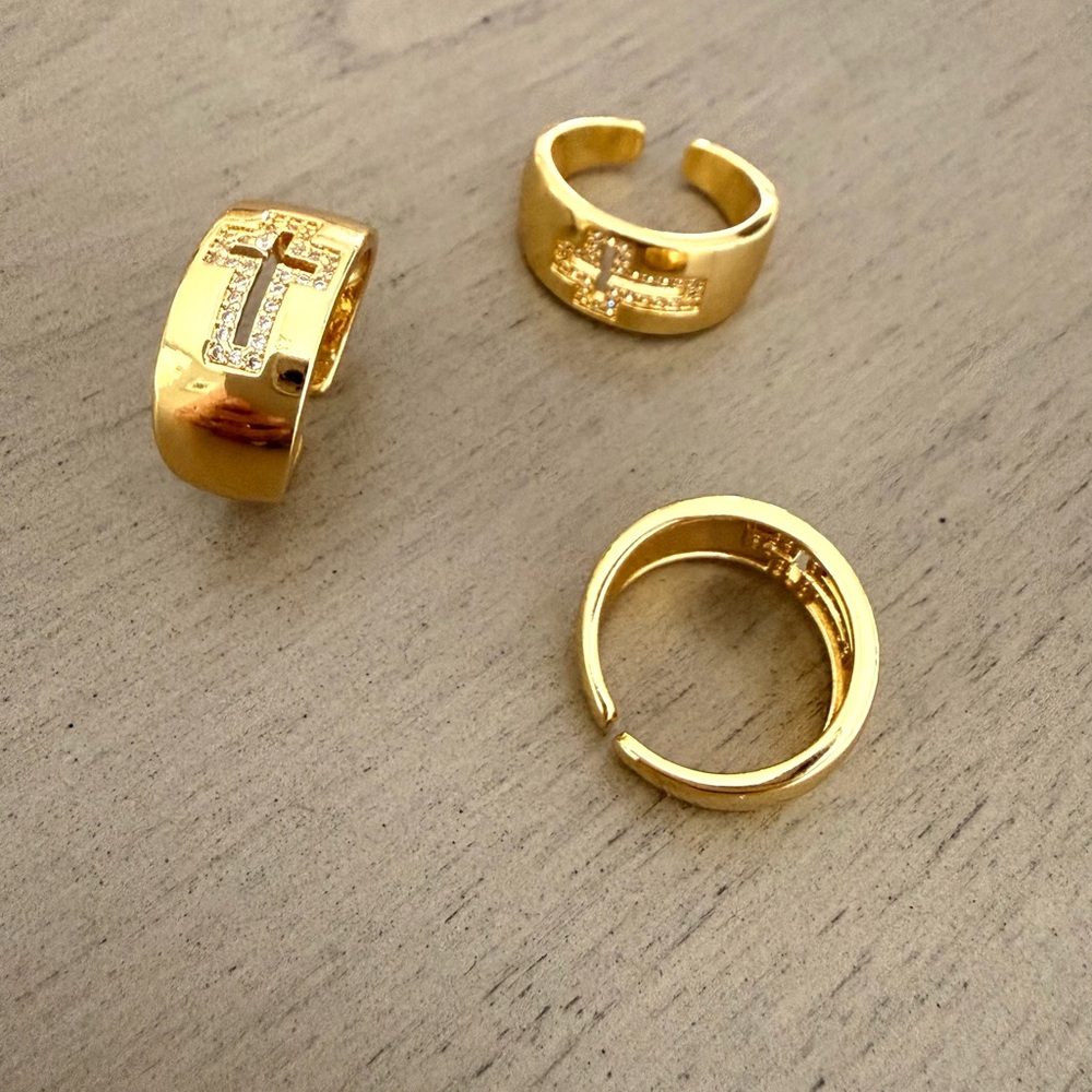 Gold Cross Design Women's Ring